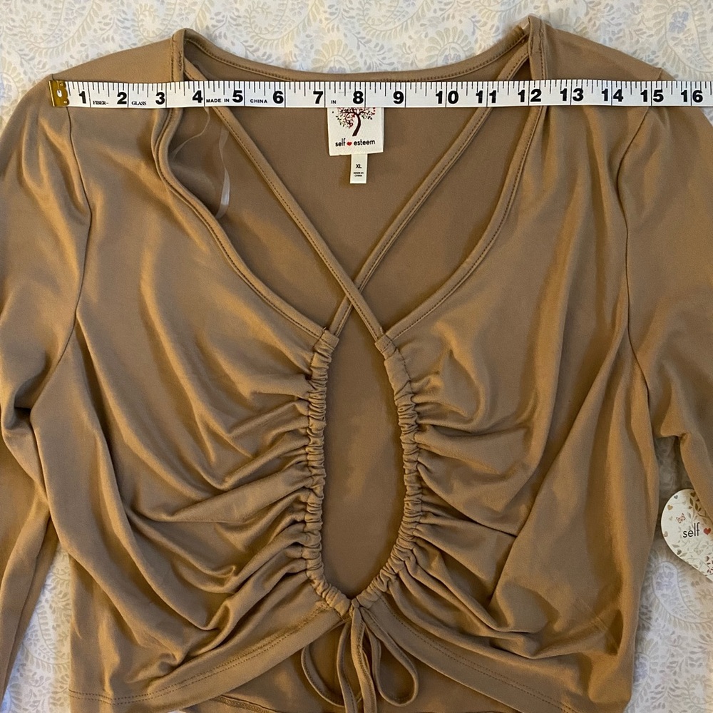 Self Esteem (juniors) scrunched cross-cross tie long sleeve crop top, camel - Picture 4 of 7